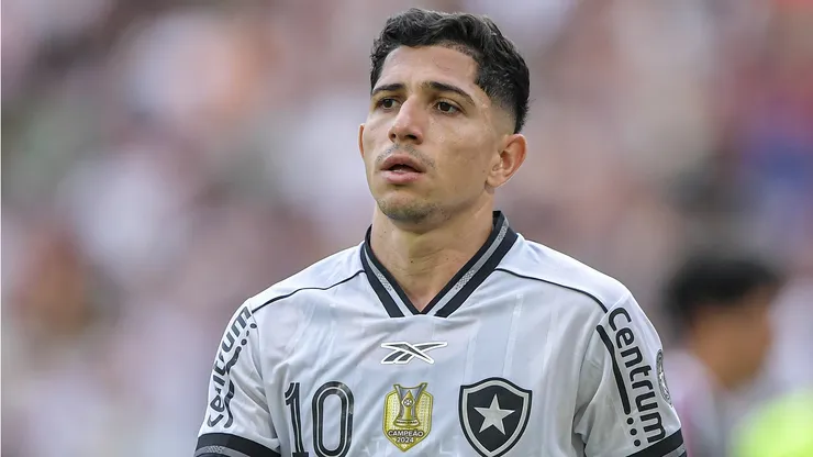 Savarino deve seguir no Rio de Janeiro