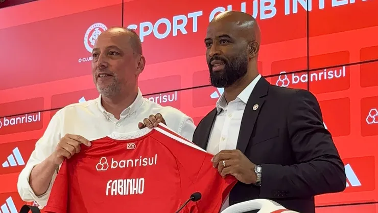 Fabinho Soldado foi apresentado pelo presidente colorado Alessandro Barcellos
