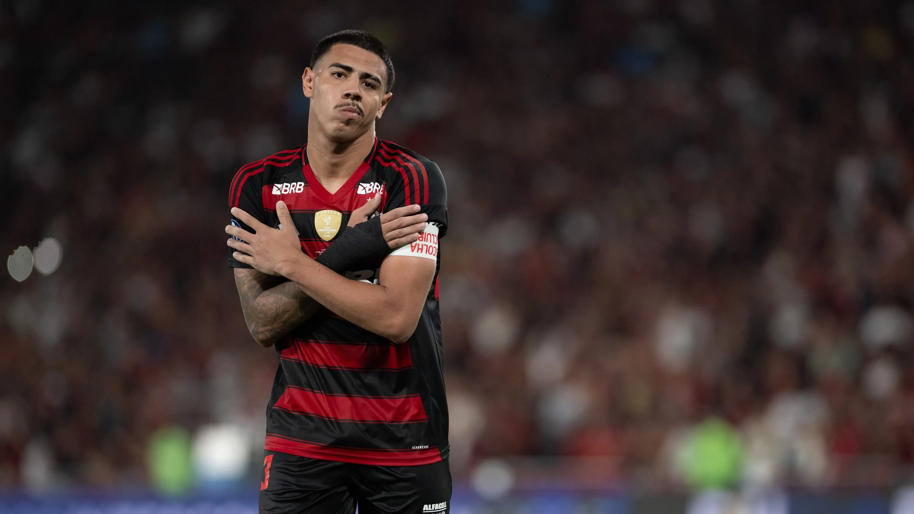 Iago jogador do Flamengo comemora durante partida contra o Barcelona no estadio Maracana pelo campeonato COPA INTERCONTINENTAL SUB-20 2025. Foto: Jorge Rodrigues/AGIF