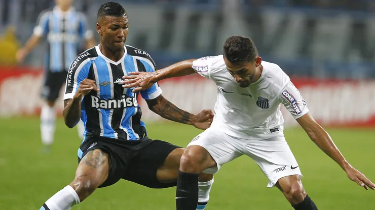 Thiago Maia (à direita), enfim, pode retornar ao Santos após nove anos