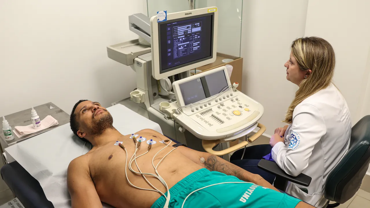 Murilo apareceu no 2º dia de exames clínicos no Palmeiras e afastou boatos de saída – Foto: Fabio Menotti/Palmeiras