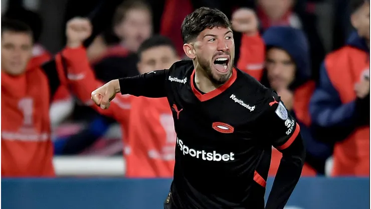 Loyola pelo Independiente. (Photo by Marcelo Endelli/Getty Images)