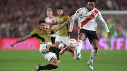 Saldivia em jogo com a camisa do Colo-Colo. Photo by Marcelo Endelli/Getty Images