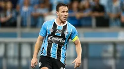 Arthur, volante do Grêmio em partida pelo campeonato brasileiro (Foto: Pedro H. Tesch/Getty Images)