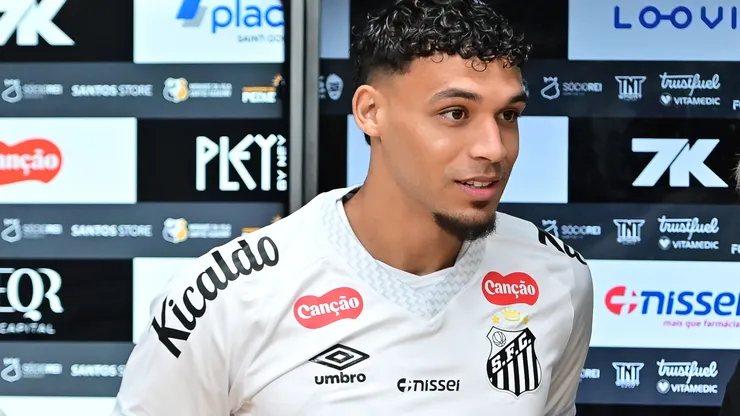 Victor Hugo, do Santos, entrou na mira do Atlético-MG para 2026 - Foto: Jota Erre/AGIF