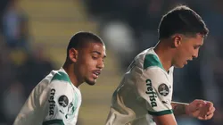 Riquelme Fillipi ao lado de Thalys durante jogo do Sub-20. Foto: Fabio Menotti/Palmeiras.
