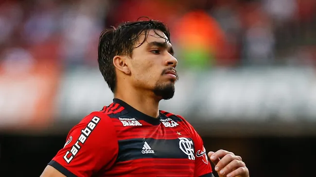 Foto: Marcello Zambrana/AGIF – Meia jogou no Flamengo entre 2016 e 2018.