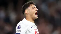 Alejo Veliz, atacante do Tottenham Hotspur, emprestado ao Rosario Central - Foto: Ryan Pierse/Getty Images