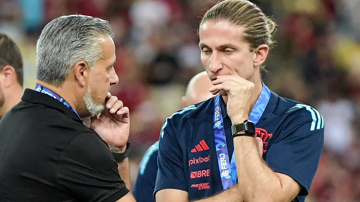 Boto e Filipe Luís seguem em busca de goleiro para disputar posição com Rossi