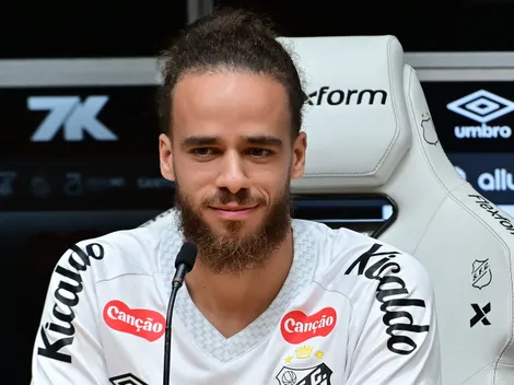 Santos toma decisão e Billal Brahimi recebe nova chance em 2026