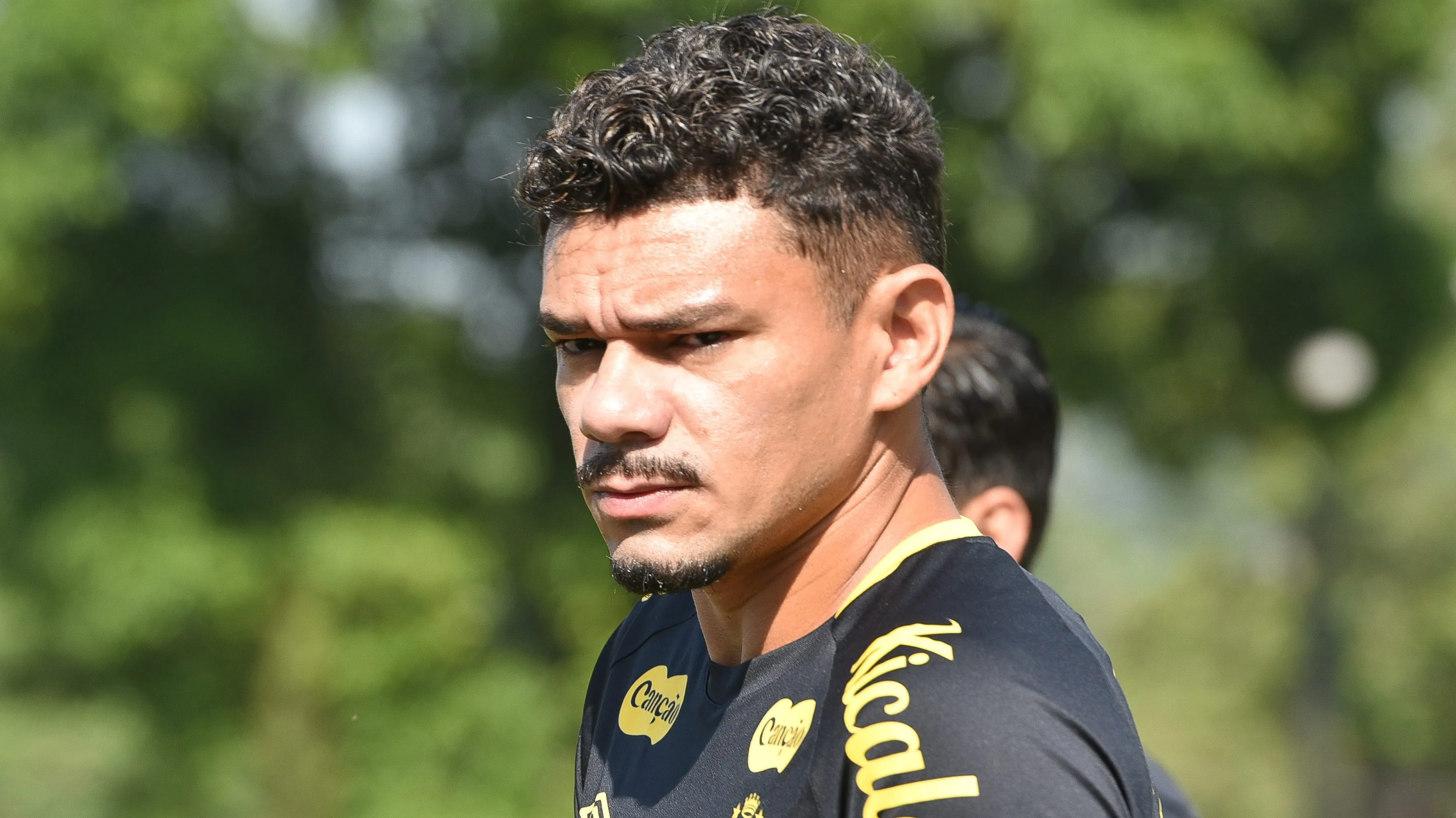 Tiquinho Soares jogador do Santos 