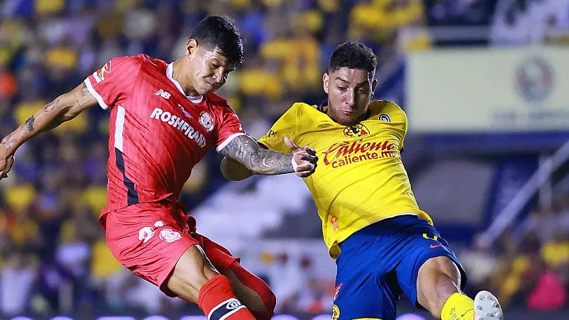 Robert Morales no Toluca. Foto: Manuel Velasquez/Getty Images