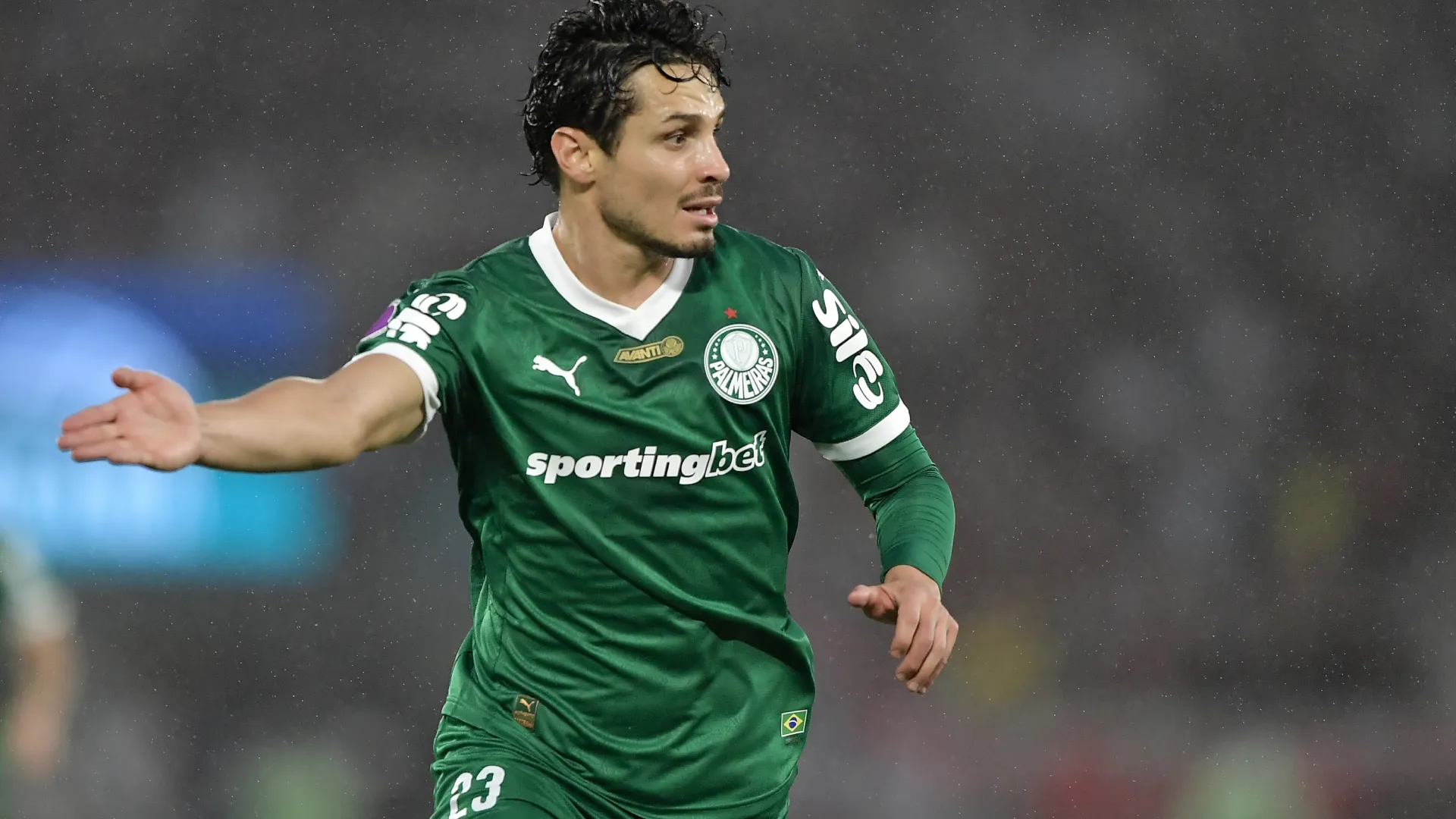 Raphael Veiga é um dos alvos do Grêmio nesta janela de transferências – Foto: Thiago Ribeiro/AGIF