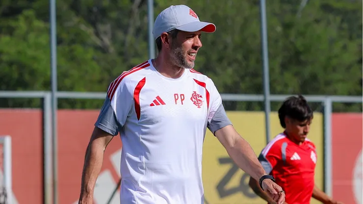 Paulo Pezzolano pede reforços para o Inter