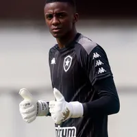 No radar do Botafogo, Andrew tem números melhores que Léo Linck