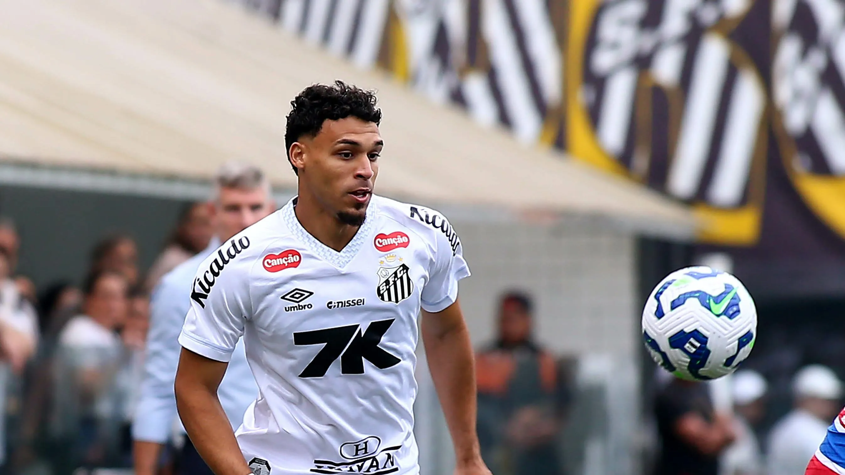 Foto: Mauricio De Souza/AGIF – Victor Hugo está de saída do Santos.