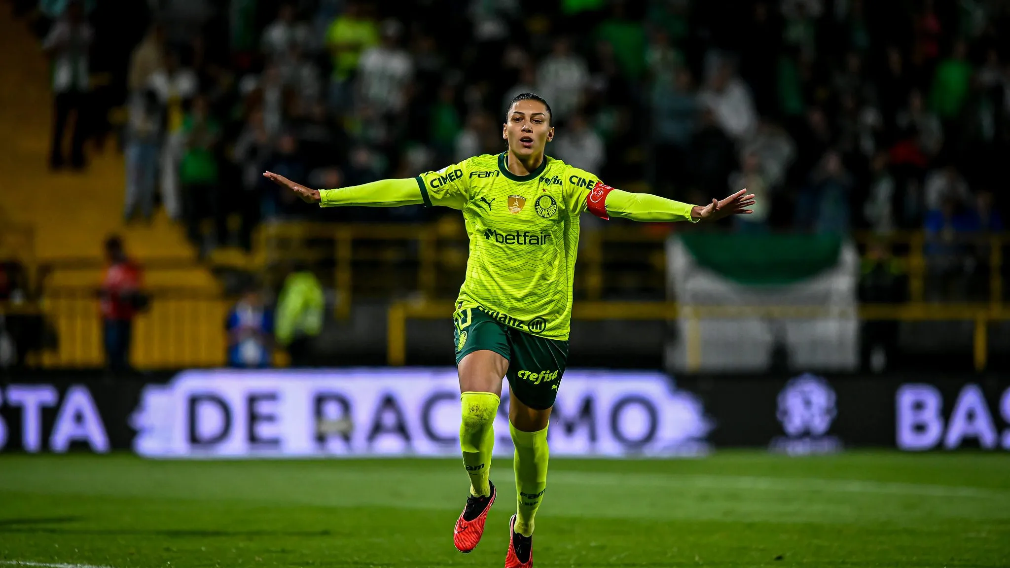 Bia Zaneratto celebra gol pelo Palmeiras na Libertadores Feminina