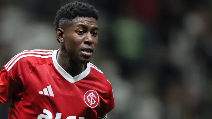 Ex-Internacional, Vitão será apresentado oficialmente pelo Flamengo - Foto: Gilson Lobo/AGIF