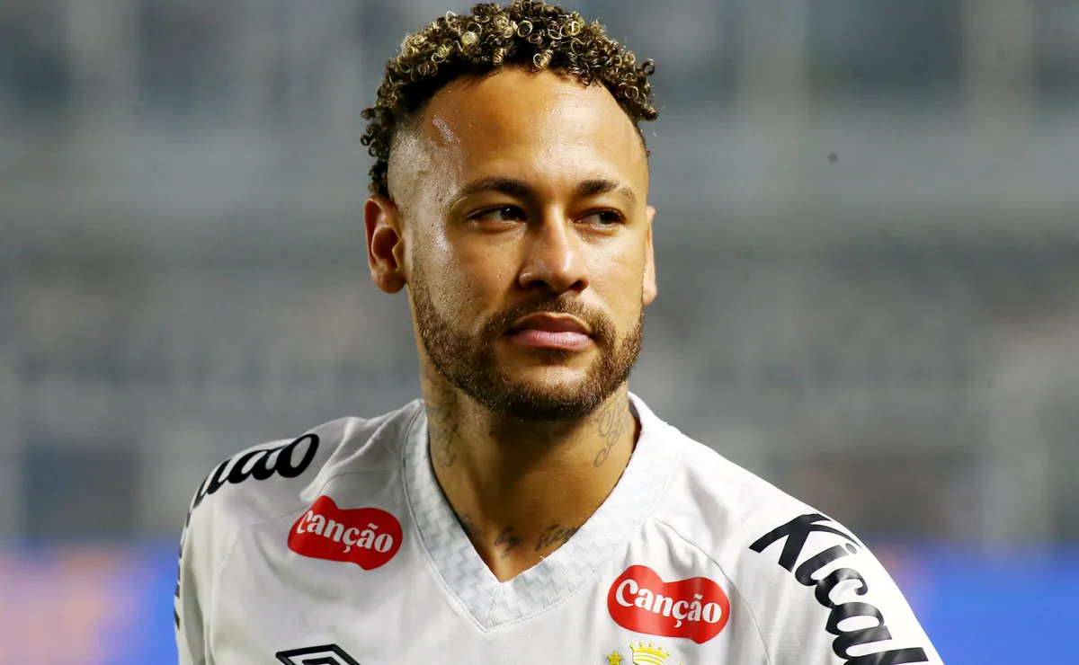 Quer roubar o artilheiro do Verdão? Neymar tenta convencer Vitor Roque a ir para o Santos