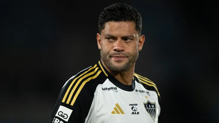 Hulk em campo pelo Galo.