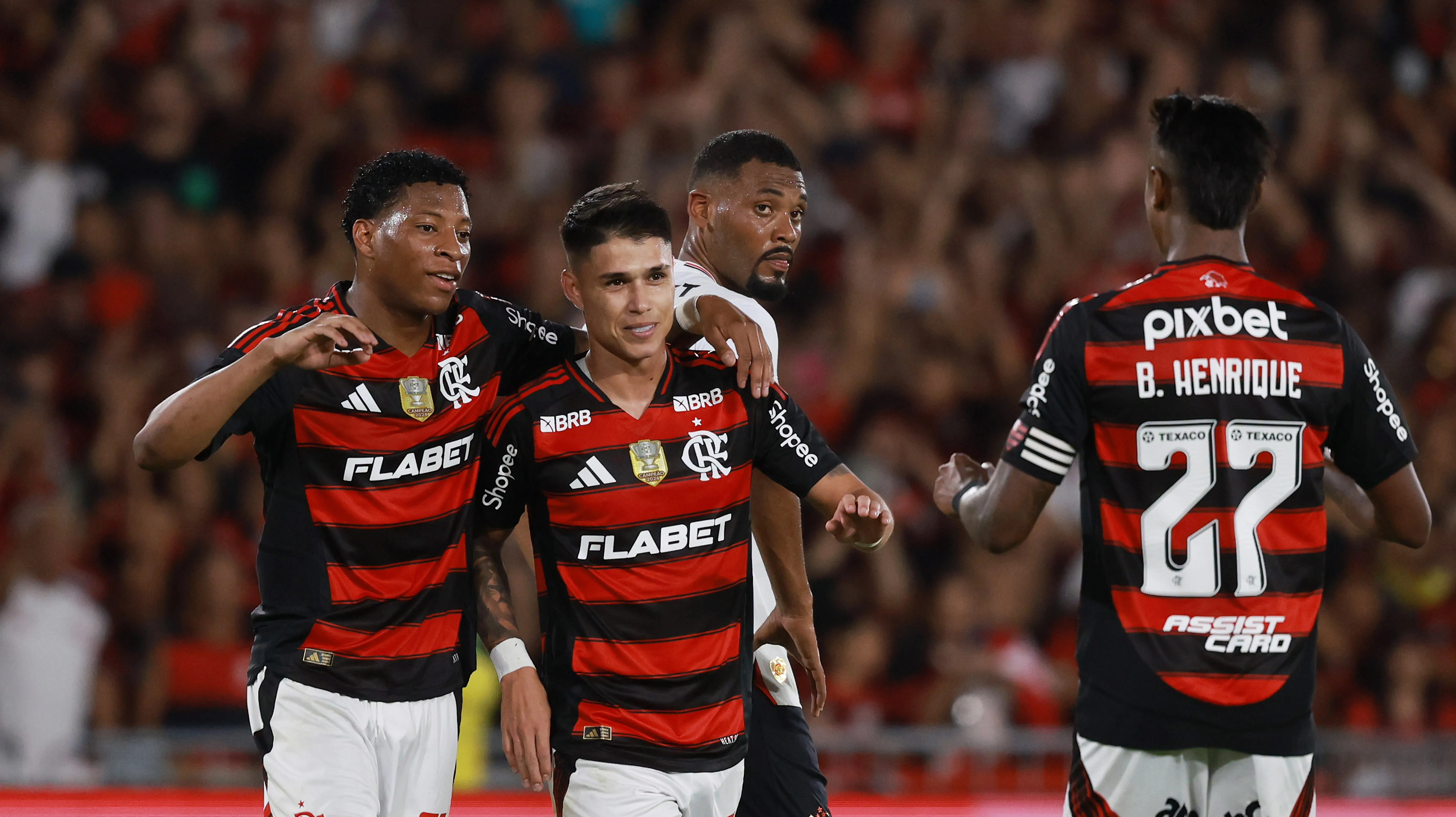 Foto: Wagner Meier/Getty Images – BH, ídolo do Flamengo, vestiu a camisa do SFC entre 2017 e 2018.