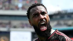 Gerson em campo com a camisa do CRF.