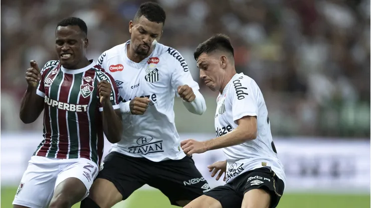 Zé Ivaldo e Escobar estão liberados para estreia do Santos no Paulistão