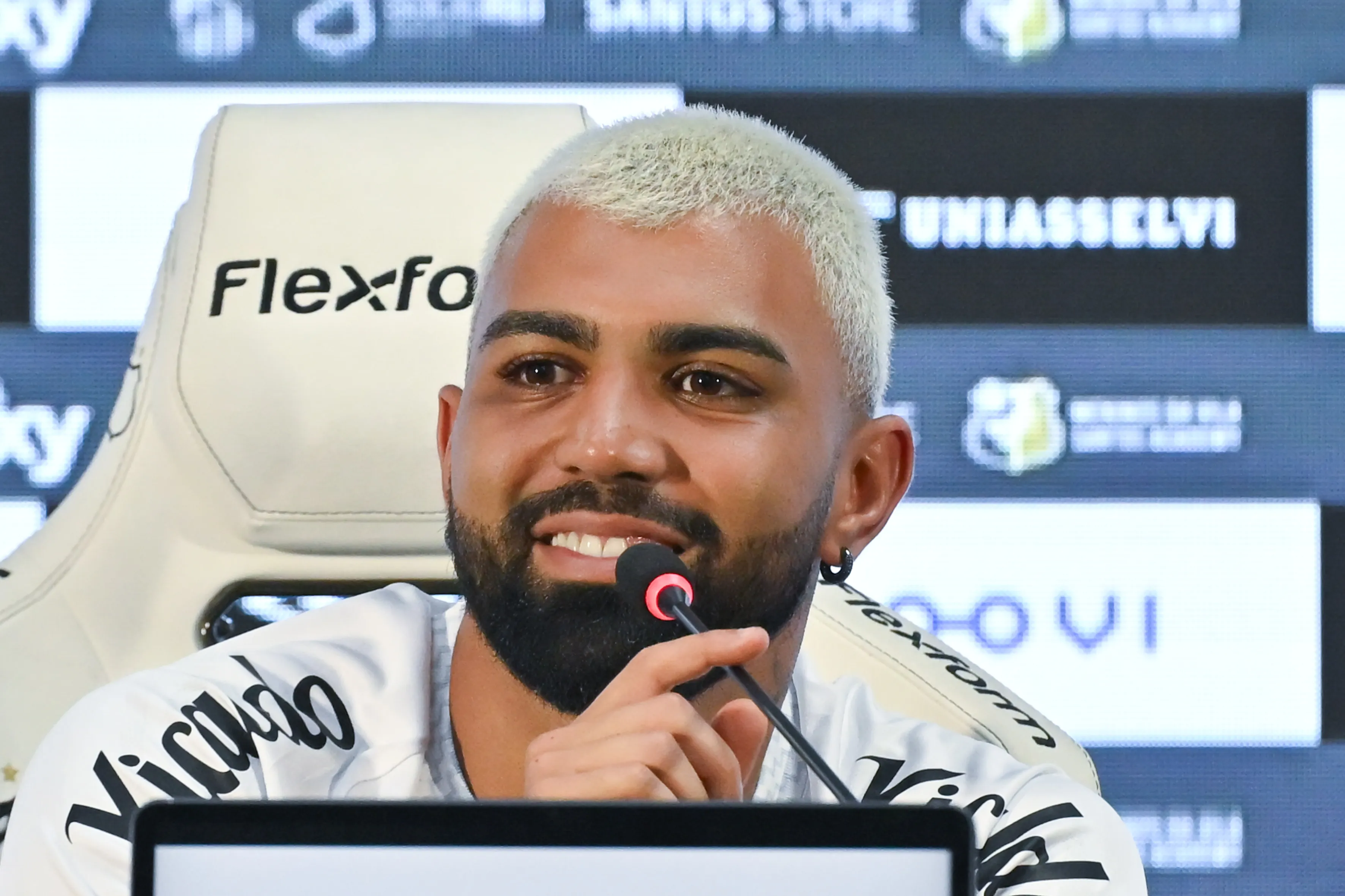 Recém-anunciado pelo Santos, Gabigol está disponível para estreia no Estadual contra Novorizontino – Foto: Jota Erre/AGIF