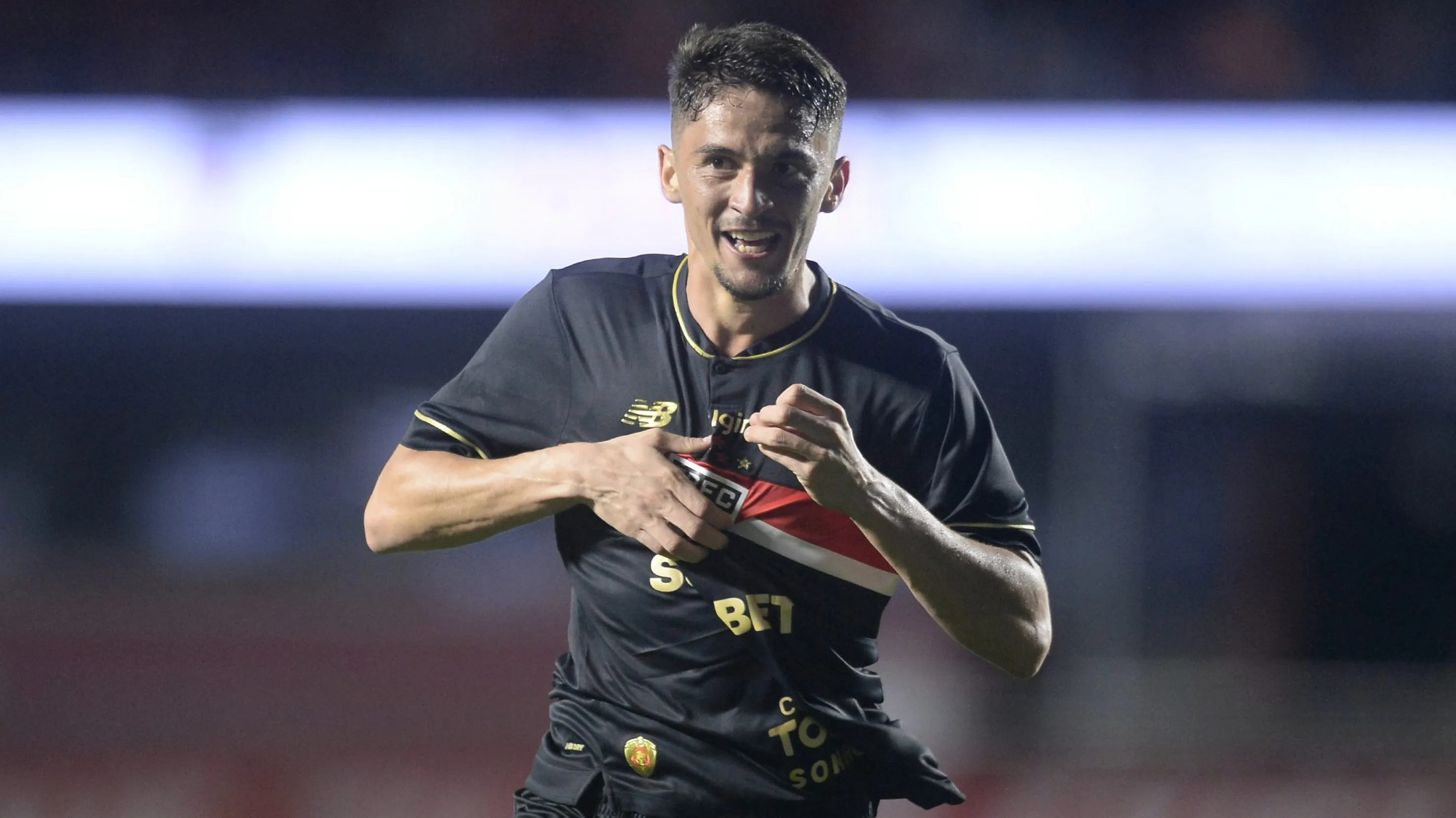 Pablo Maia jogador do São Paulo comemora seu gol durante partida. Foto: Alan Morici/AGIF