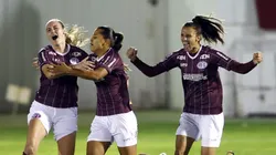 Jogadoras Ferroviária. Foto: Thiago Calil/AGIF