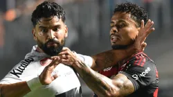 Volante Allan (à direita) está sem espaço no Flamengo e Dorival tentou trazê-lo ao Corinthians