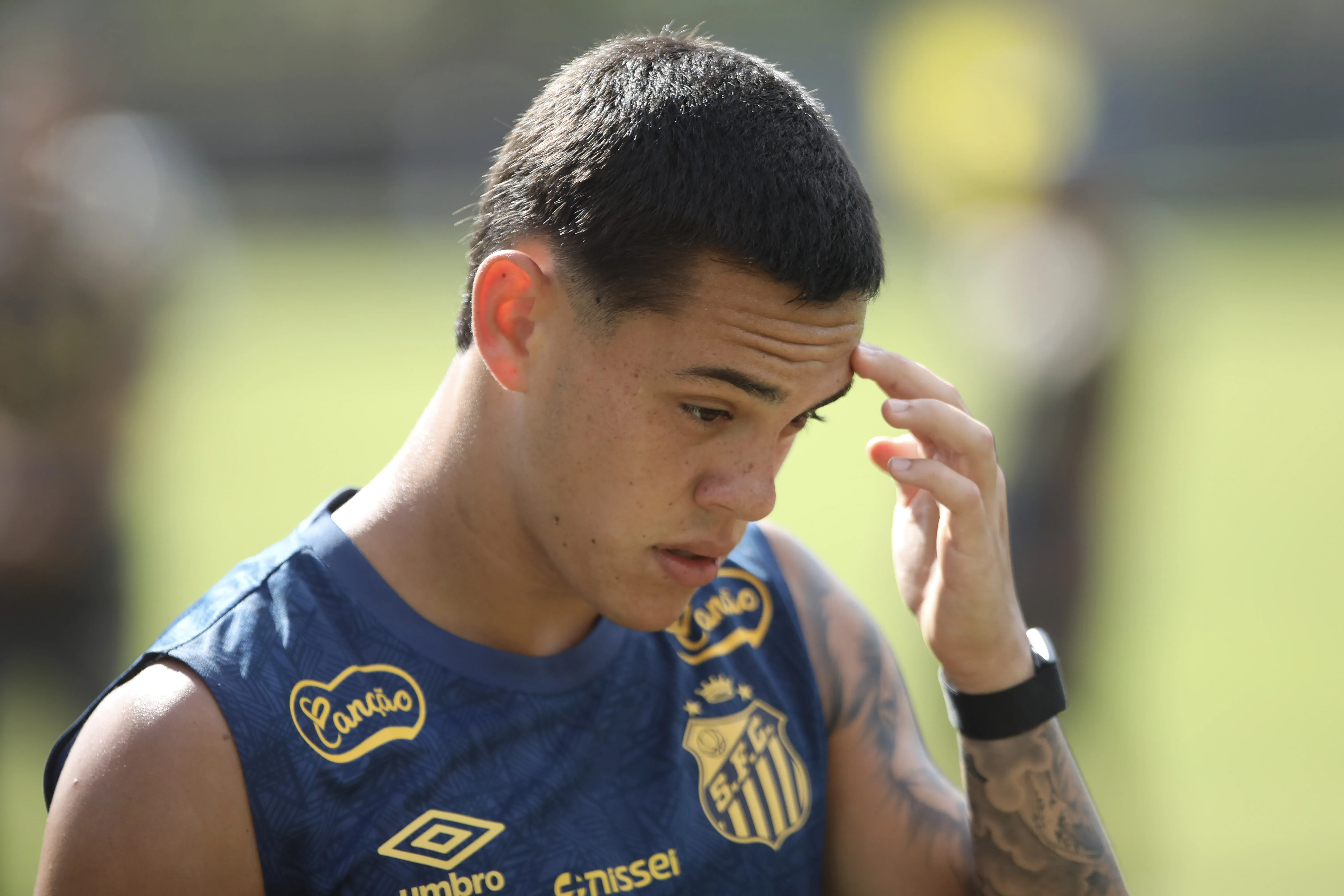 SP – SANTOS – 13/01/2025 – SANTOS, TREINO – JP Chermont jogador do Santos durante treino no Centro de Treinamento CT Rei Pele, nesta segunda feira (13). Foto: Reinaldo Campos/AGIF