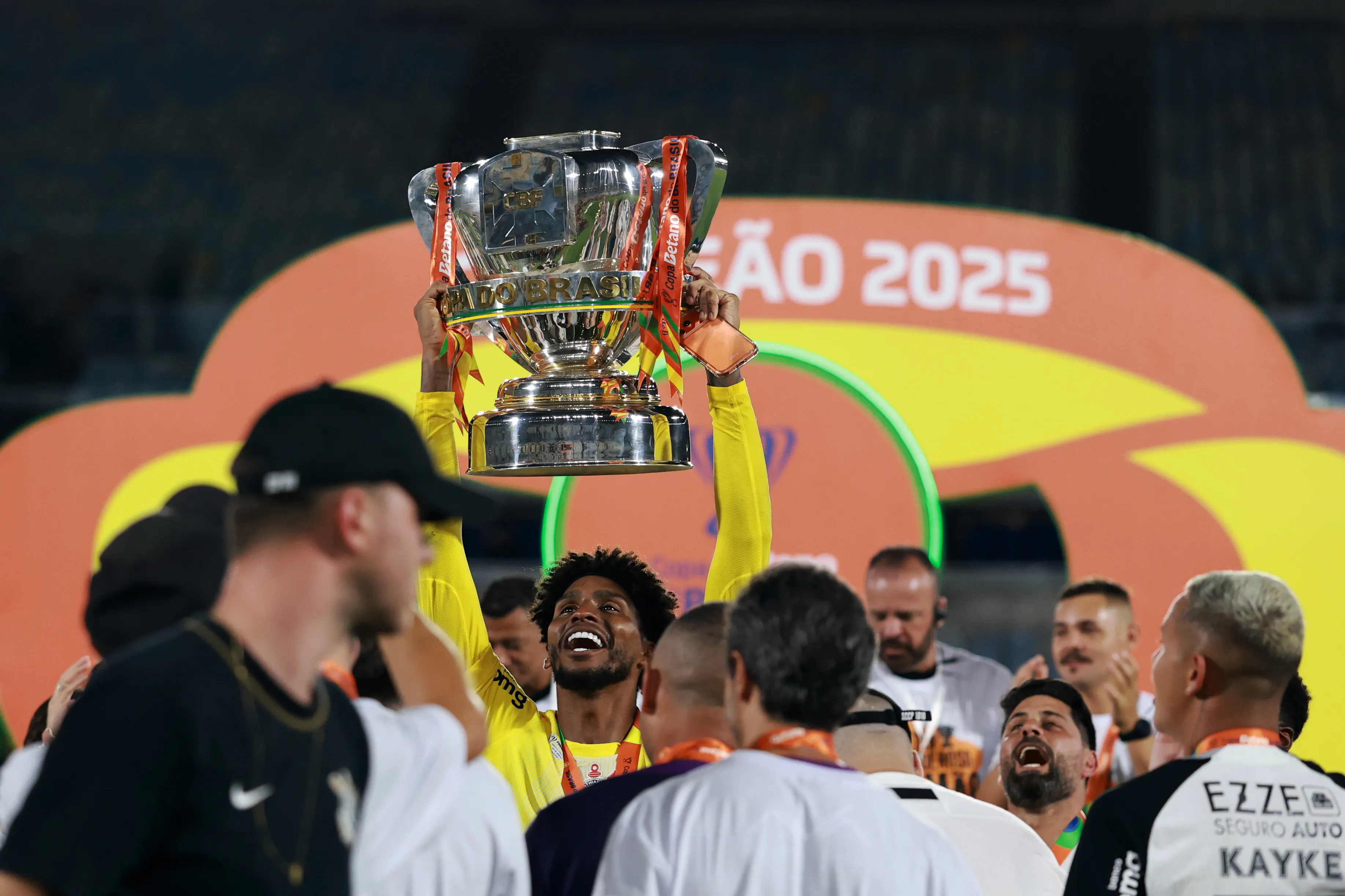 Hugo Souza comemora tetra do Corinthians na Copa do Brasil de 2025. (Photo by Buda Mendes/Getty Images)