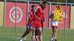 Alan Patrick durante treino no Inter. Foto: Ricardo Duarte/Internacional