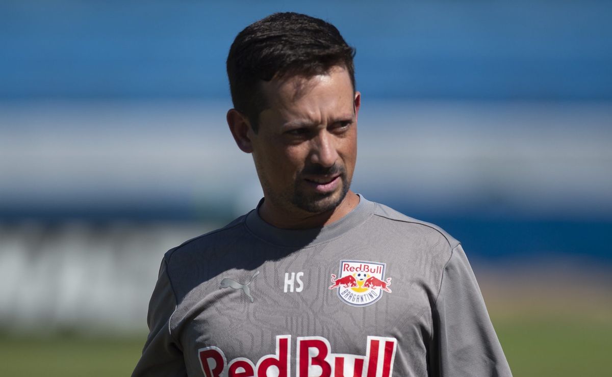 Red Bull Bragantino renova com Humberto Simão, técnico do time feminino