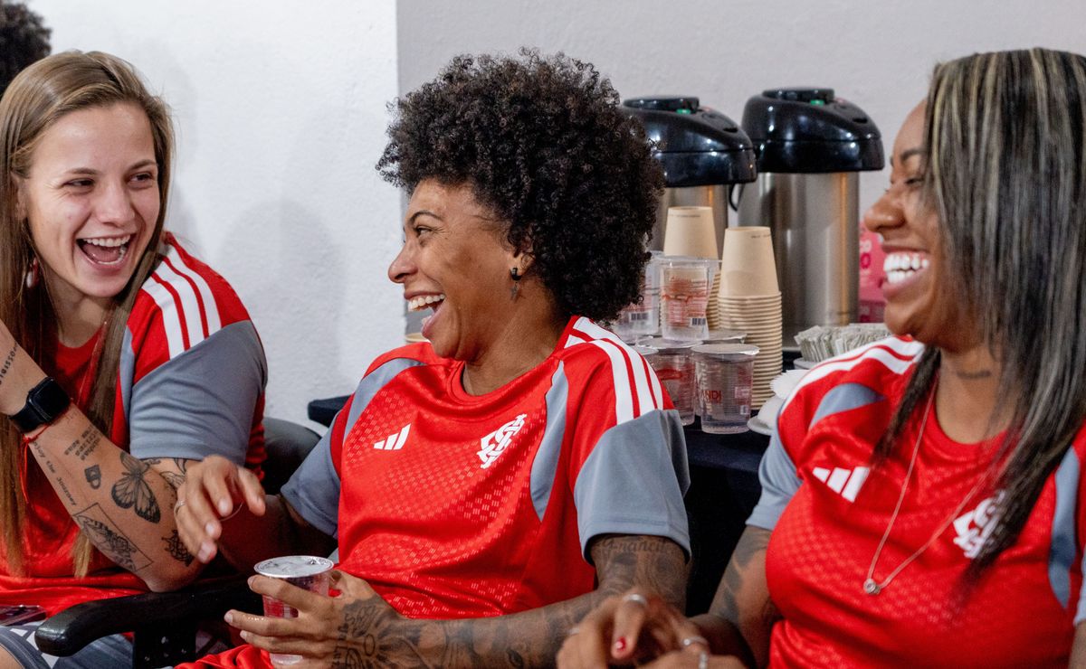 Com novidades, elenco feminino do Internacional se apresenta e inicia preparação para 2026