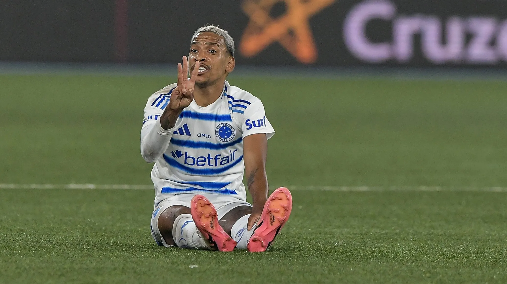 Matheus Pereira está sendo valorizado - Foto: Thiago Ribeiro/AGIF.