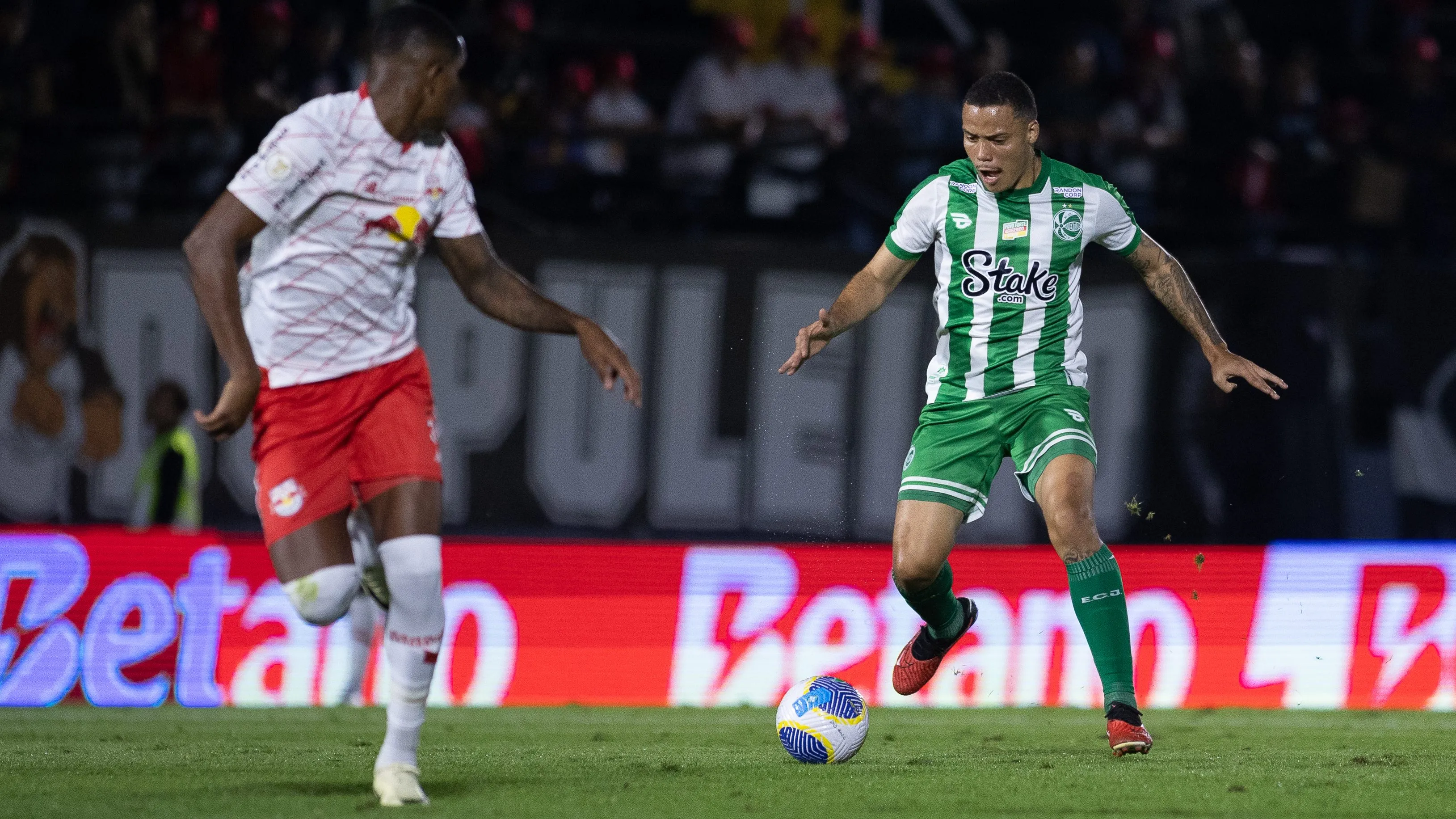 Mandaca vive boa fase na carreira - Foto: Fabio Moreira Pinto/AGIF.