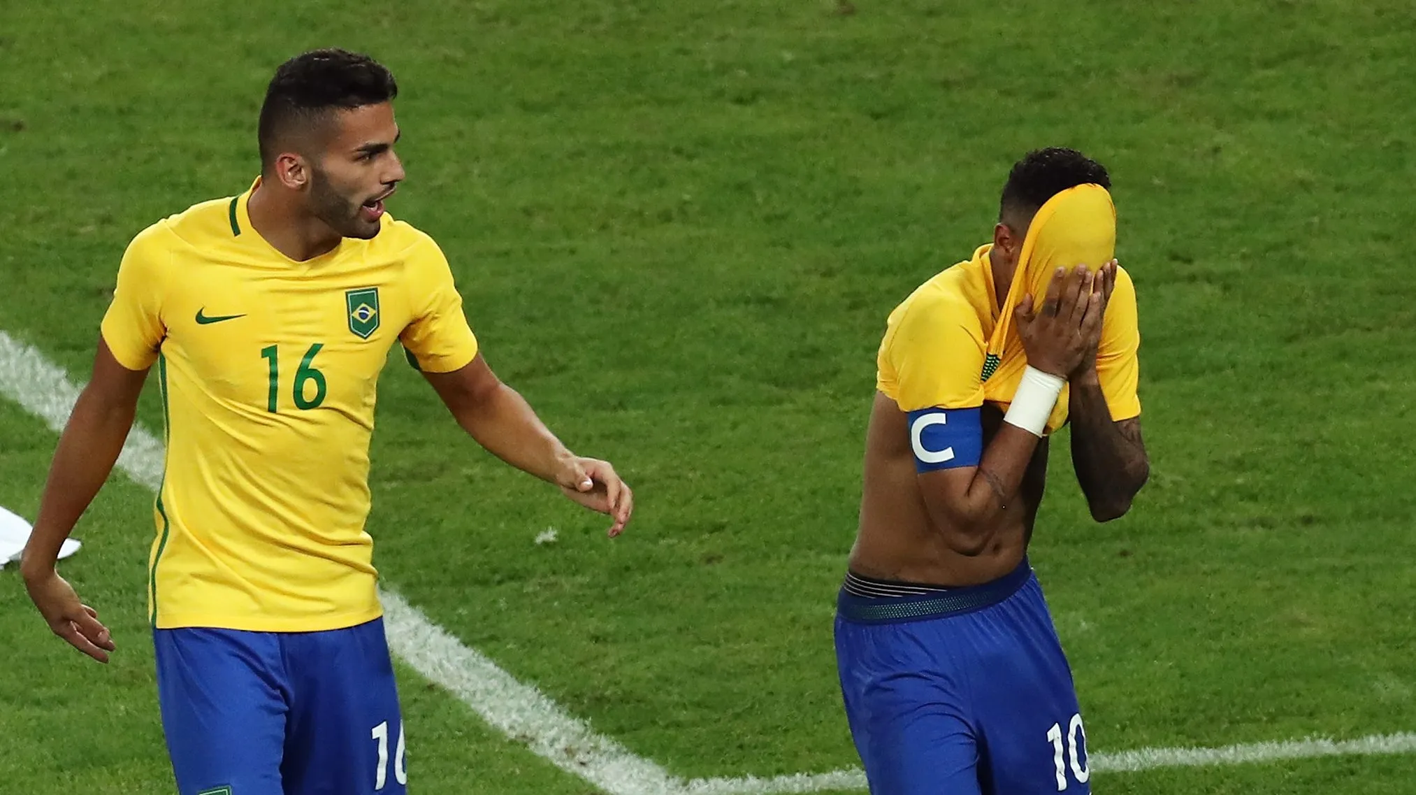 Foto: Buda Mendes/Getty Images – Meio-campista quer jogar novamente com Neymar.