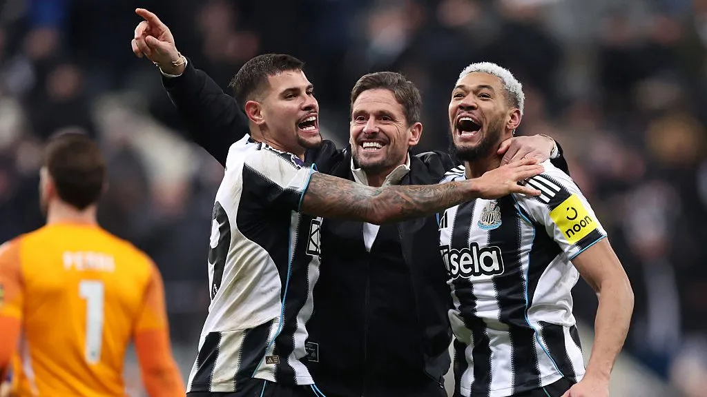 Joelinton e Bruno Guimarães chamam atenção na Premier League – (Photo by George Wood/Getty Images)