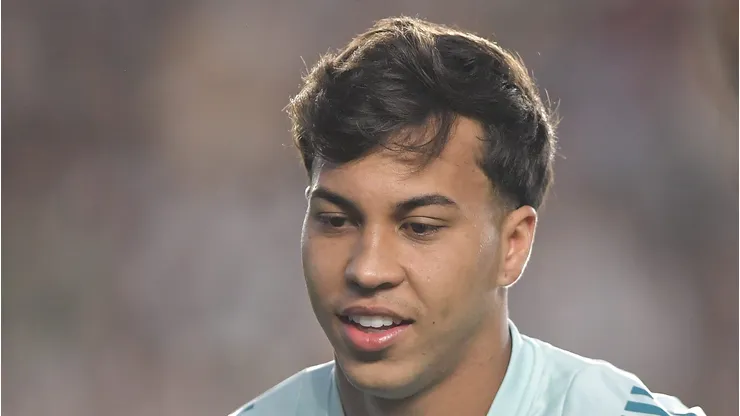 Kaio Jorge em aquecimento antes de jogo do Cruzeiro.