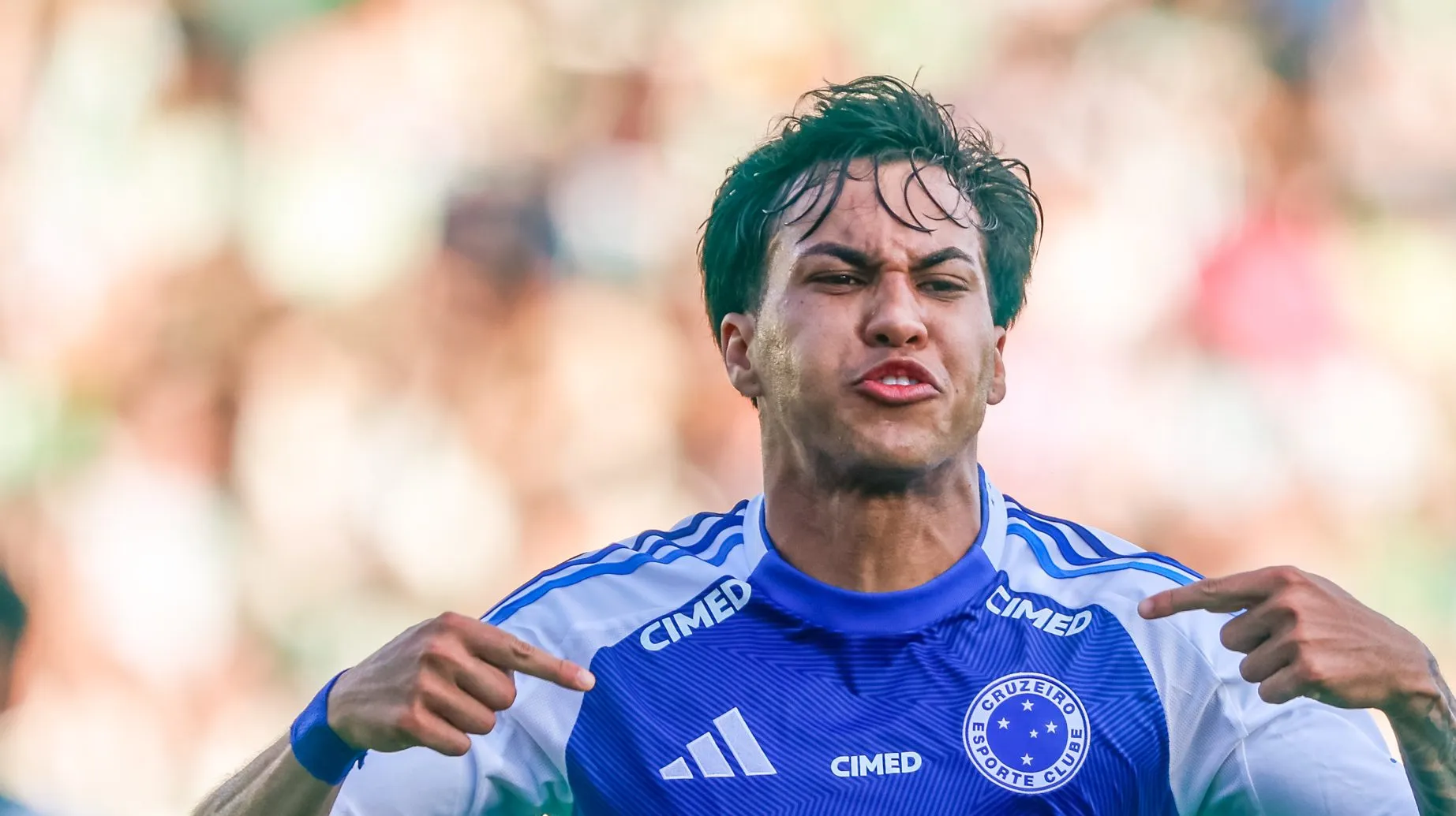 Foto: Luiz Erbes/AGIF – KJ19 negocia com o Fla no mercado da bola.