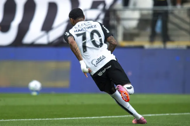 José Martínez em ação pelo Timão – Foto: Anderson Romao/AGIF