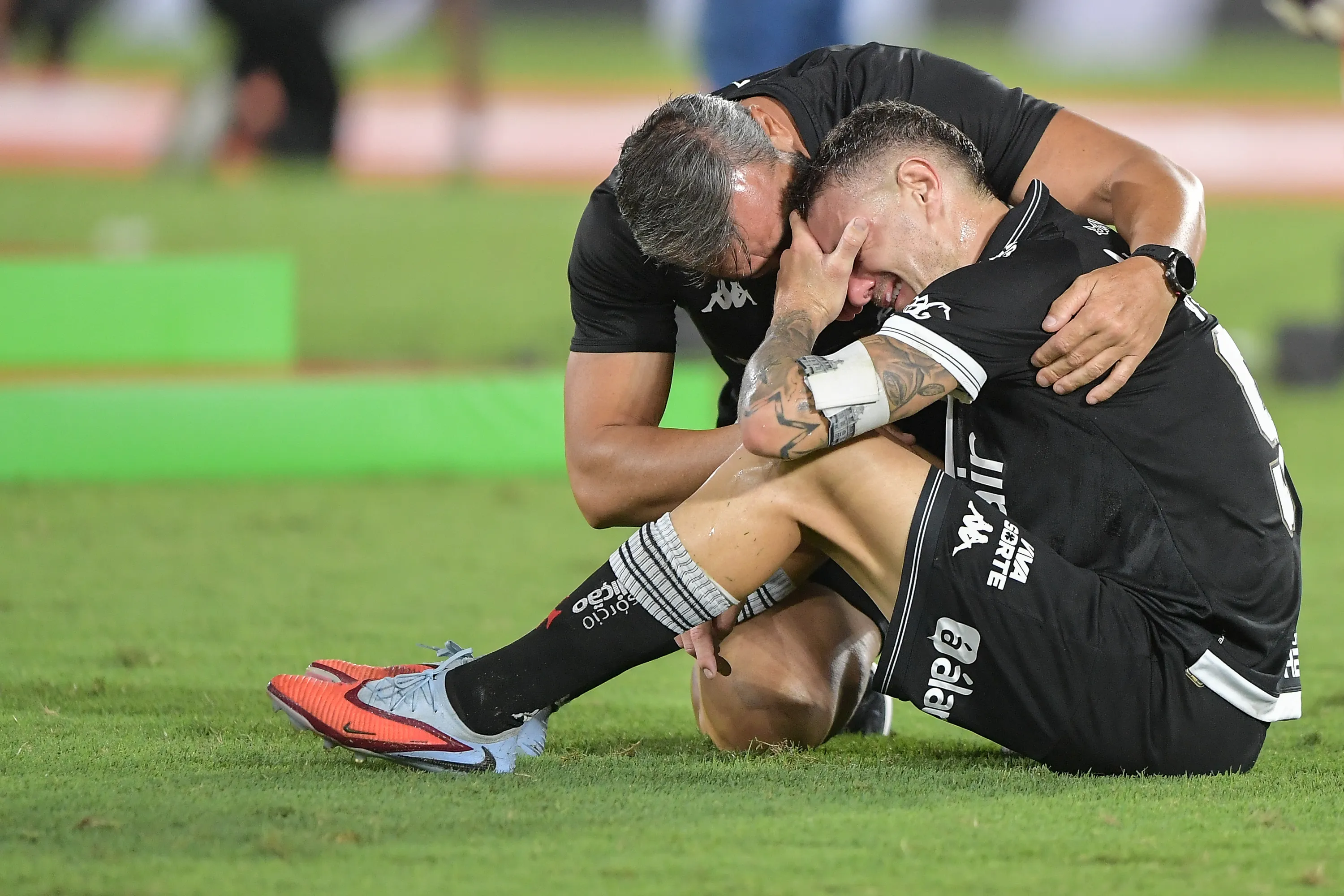 Vegetti jogador do Vasco lamenta derrota ao final da partida contra o Corinthians no estadio Maracana pelo campeonato Copa Do Brasil 2025. Foto: Thiago Ribeiro/AGIF
