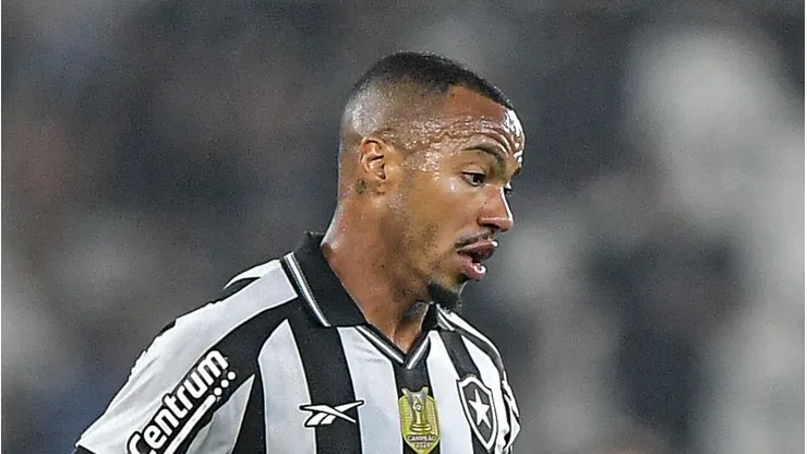 Marlon Freitas jogador do Botafogo durante partida contra o Palmeiras no estadio Engenhao pelo campeonato Brasileiro A 2025. Foto: Thiago Ribeiro/AGIF