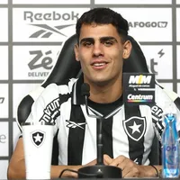 Villalba é apresentado no Botafogo e fala sobre adaptação ao clube