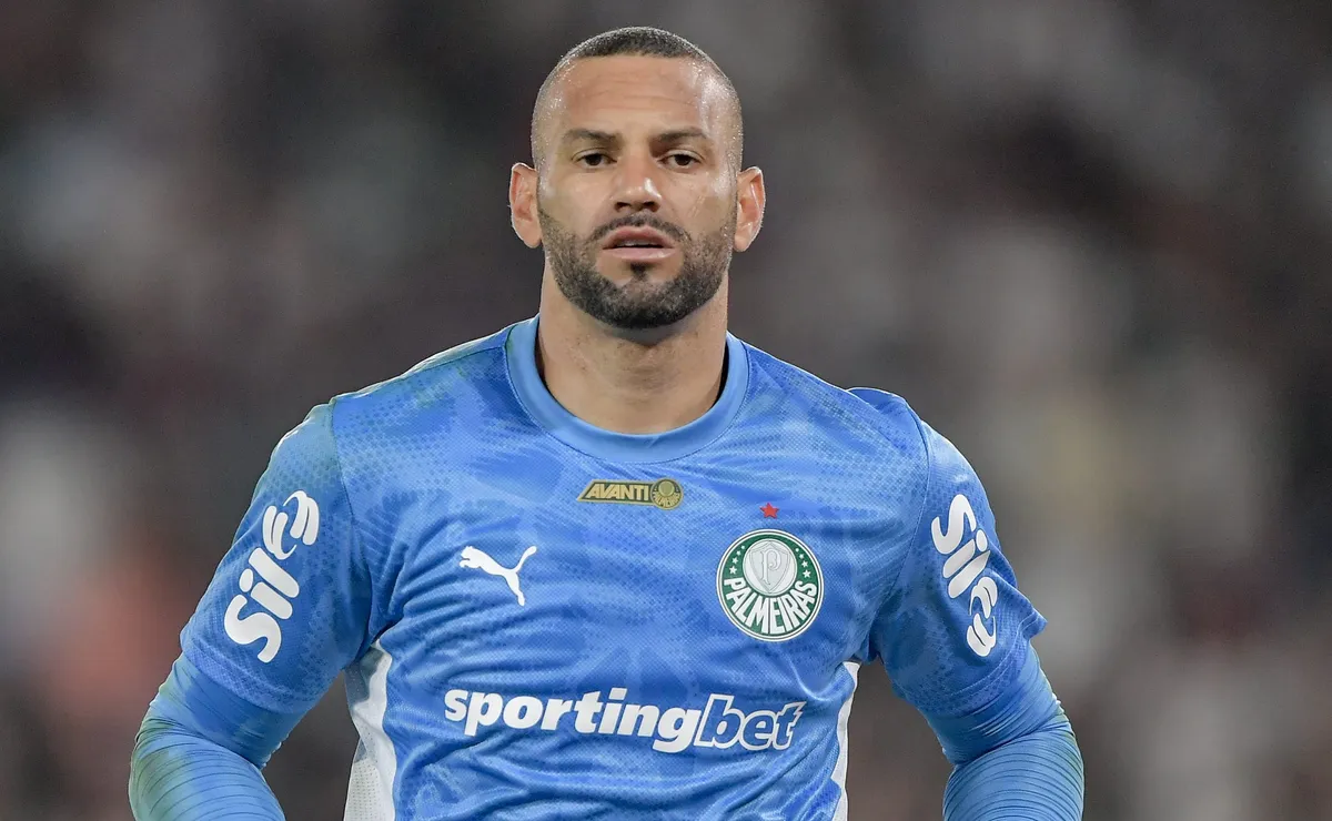 Weverton em negociações com rival! Ídolo se aproxima de saída e diretoria do Palmeiras se irrita