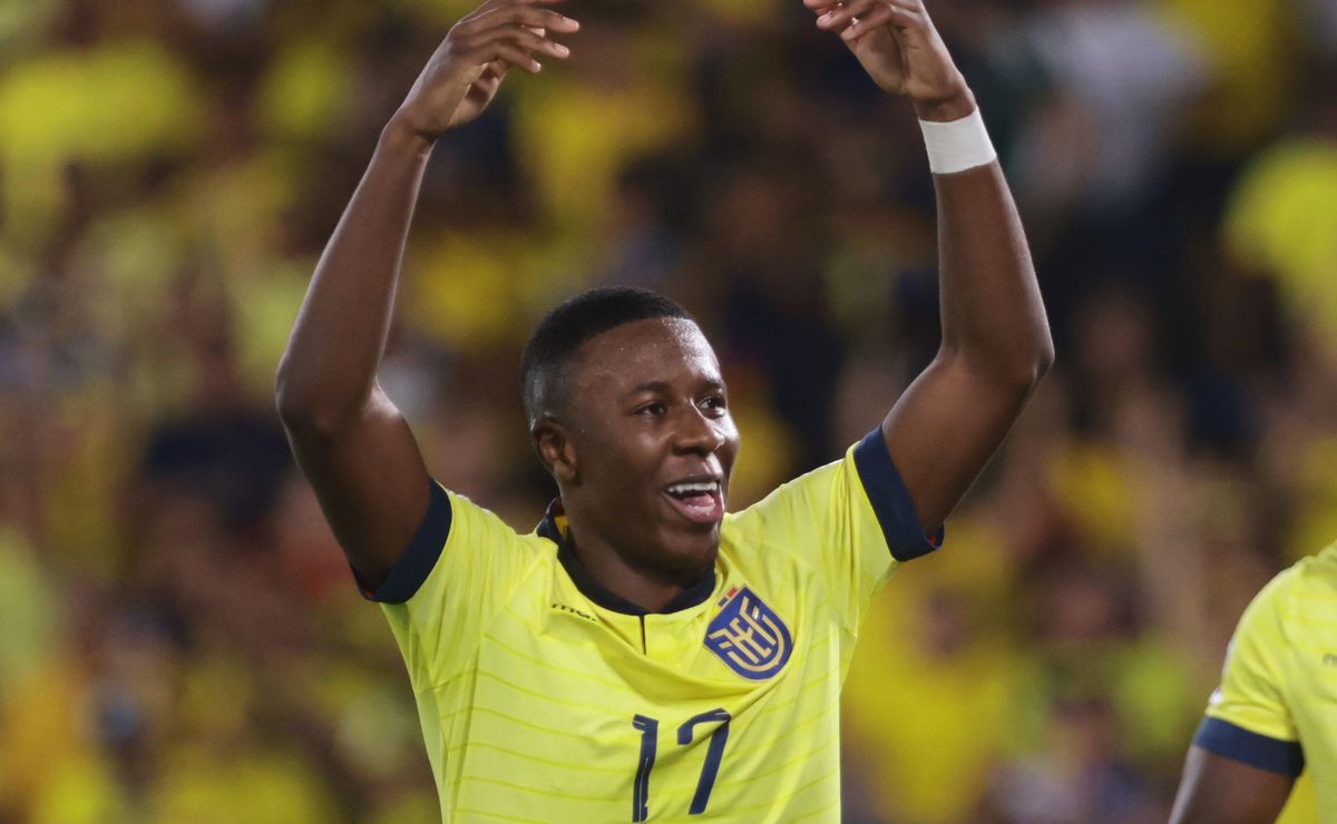 Alan Minda mal assina com Atlético-MG e manda recado ao torcedor no desembarque em BH: “Entregar tudo”