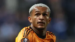 Wesley durante partida na Liga Europa