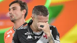 RJ - RIO DE JANEIRO - 21/12/2025 - COPA DO BRASIL 2025, VASCO X CORINTHIANS - Vegetti jogador do Vasco lamenta derrota ao final da partida contra o Corinthians no estadio Maracana pelo campeonato Copa Do Brasil 2025. Foto: Thiago Ribeiro/AGIF